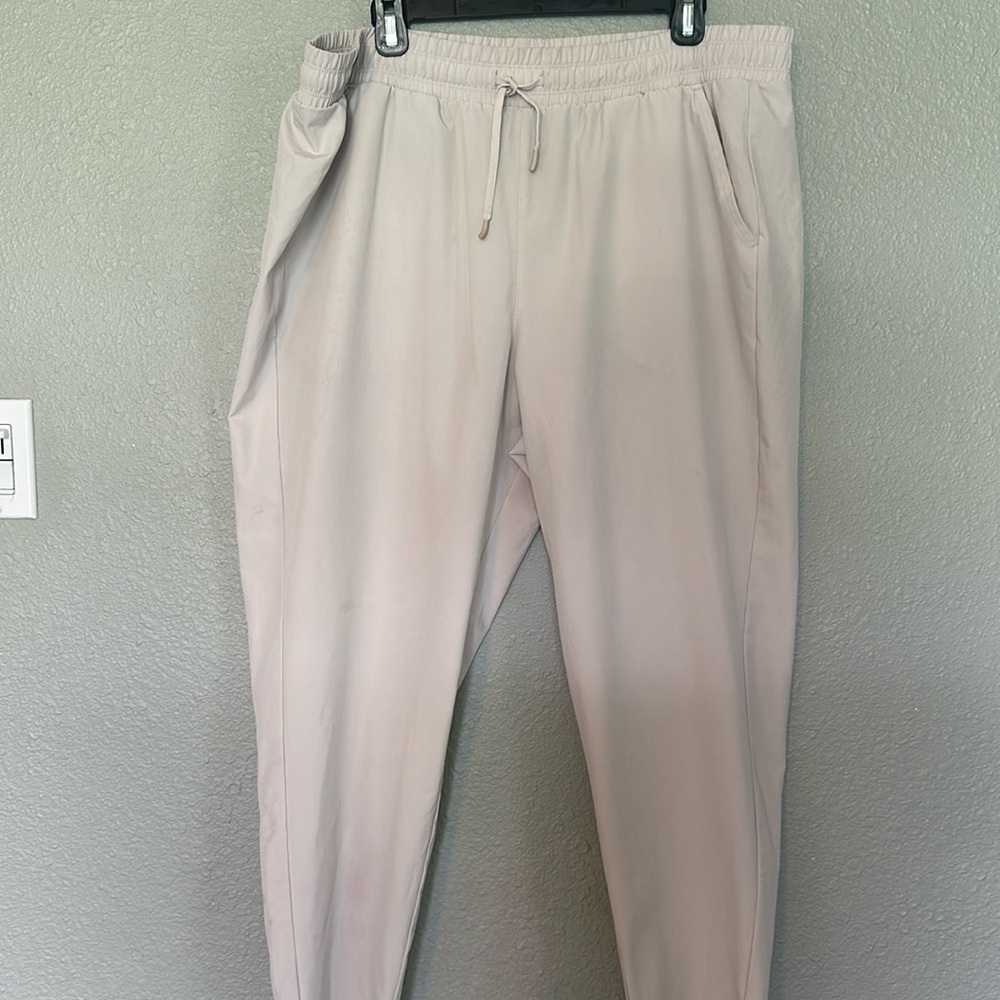 All in motion off white jogger. Like new!